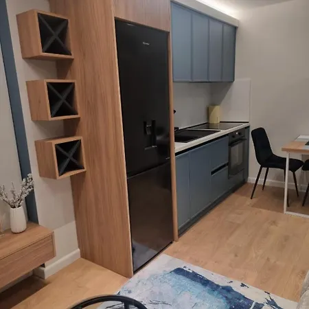 Twoviews * تيرانا